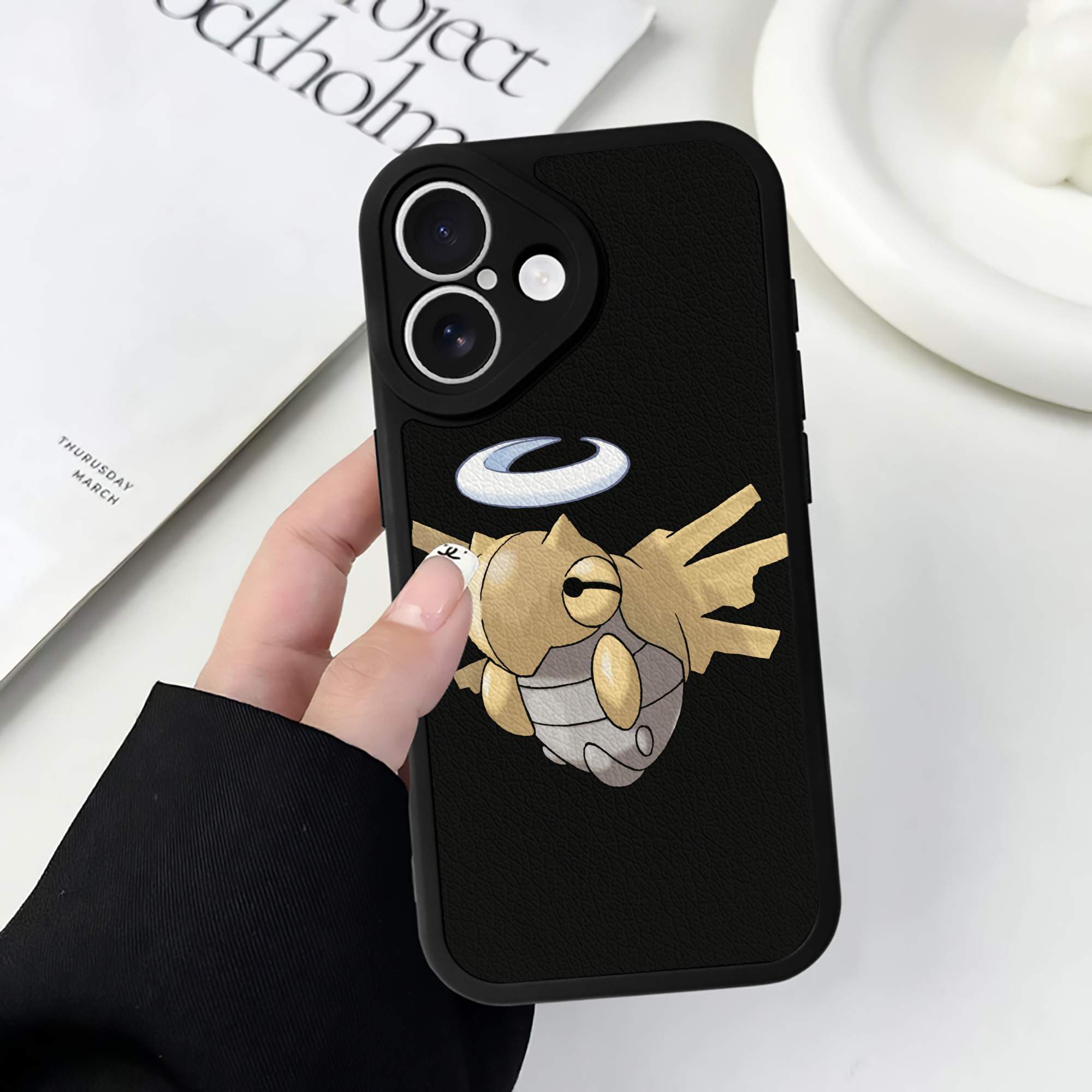（画像用） ポケットモンスター Pokémon 【iPhone 16シリーズ対応】シリコンスマホケース（レザー調） 材質：シリコン